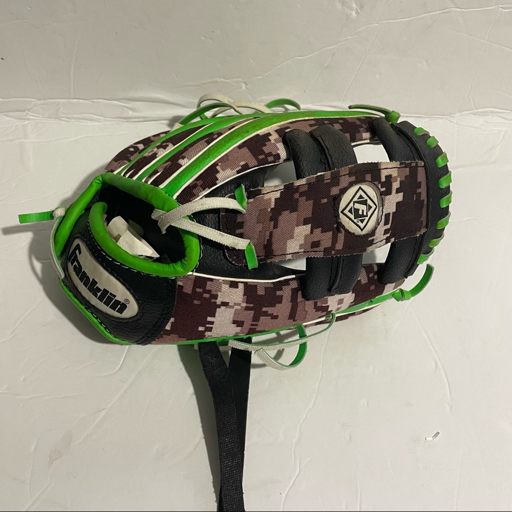 Kids Youth Franklin Baseball Mitt Code 22845-9 1/2” Digi-camo Durabond Lacing